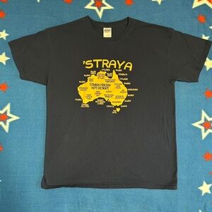 Gildan Men's Black and Navy T-shirt